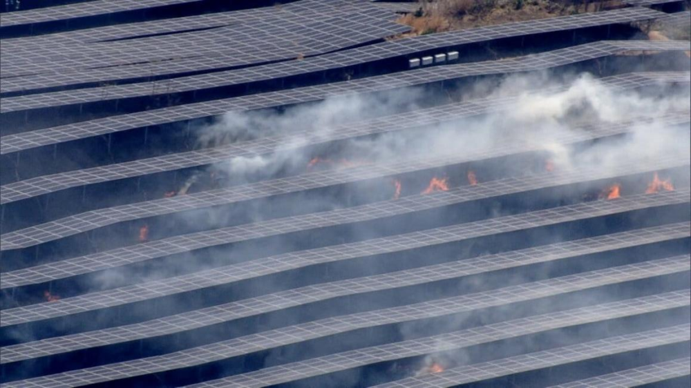 メガソーラー発電所で火災　発生から約22時間で鎮火