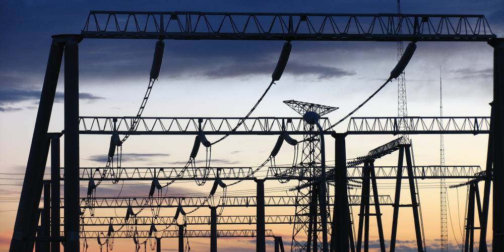 欧州連合、再生可能エネルギー開発と電力網のアップグレードを加速