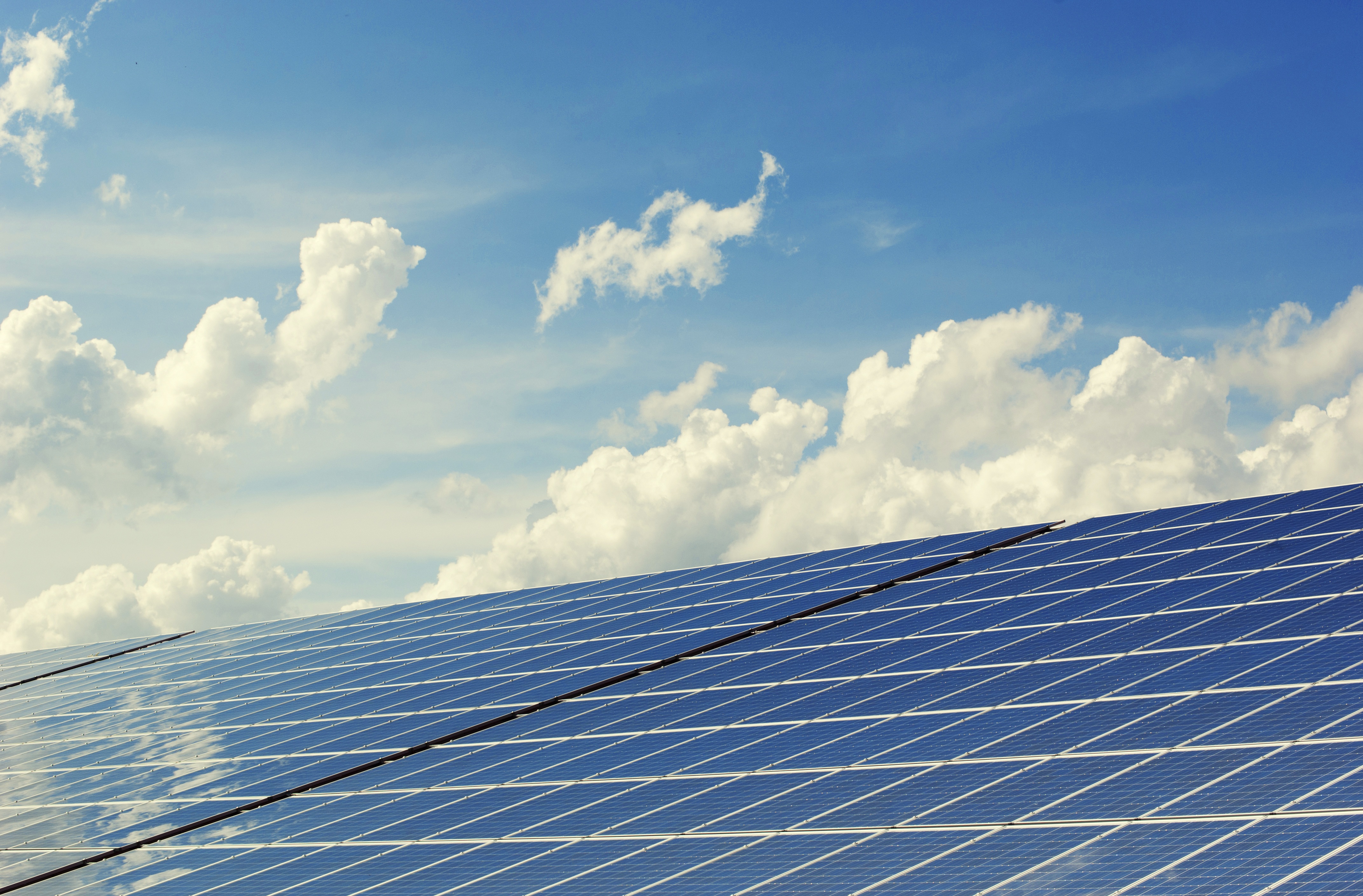 Nexampは実用規模の太陽光発電開発市場に拡大
