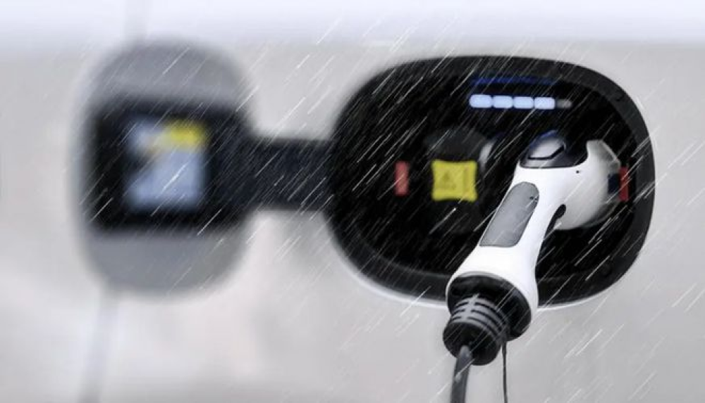 雨季電気自動車充電ガイド：安全を確保する方法