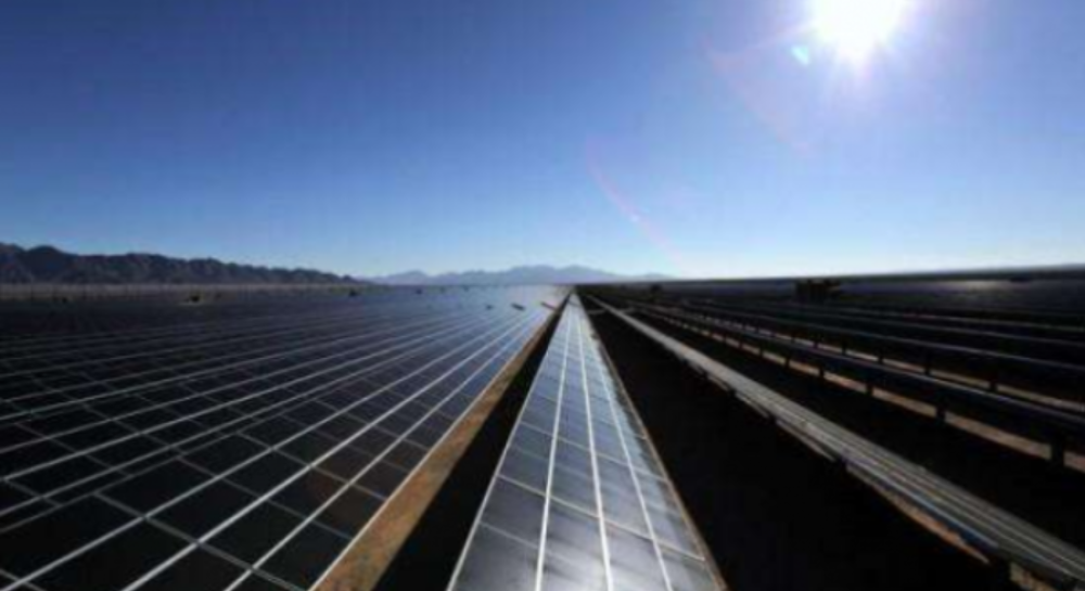 アメリカ地上太陽光発電設備容量が初めて100GWを突破