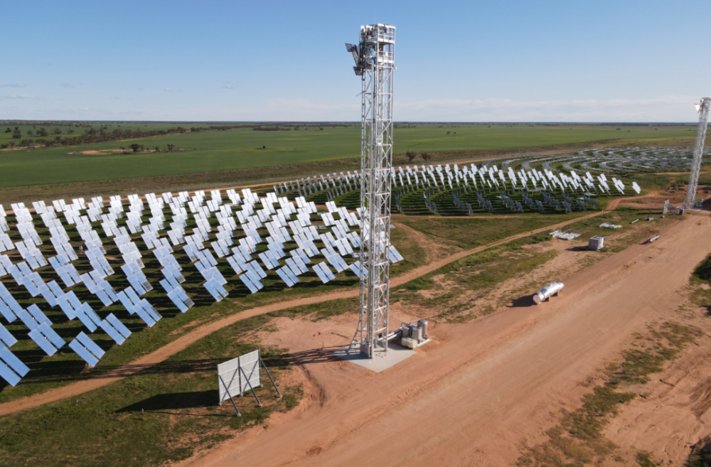 RayGen社、豪州に「世界で最も効率的な」太陽光発電所を開設
